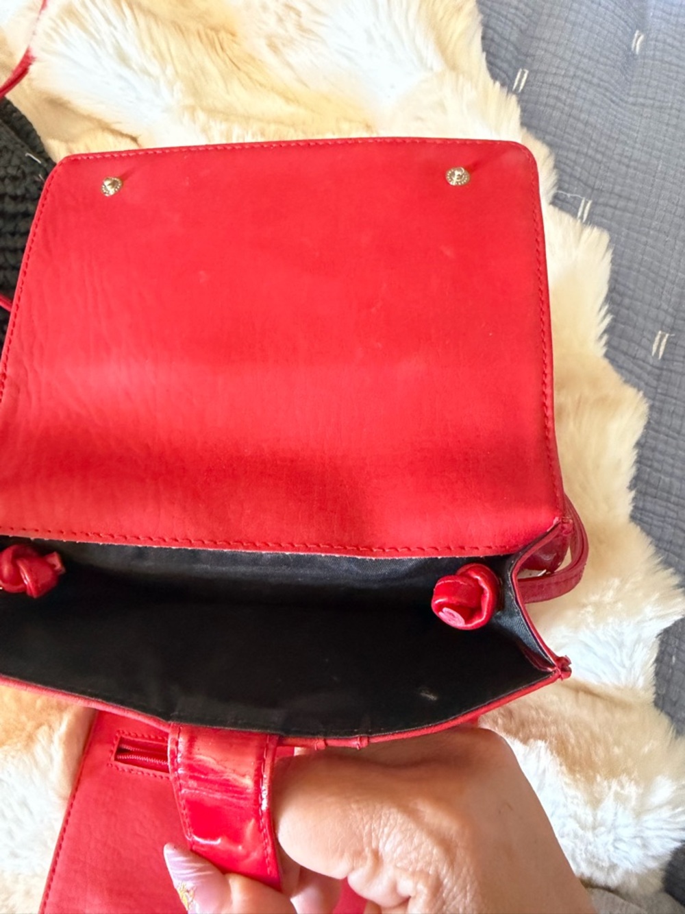 2 for 1 vintage 90’s summer Esprit Red Patent Crossbody Bag & black knit floral - Picture 7 of 11